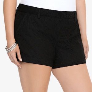 5” floral lace black shorts